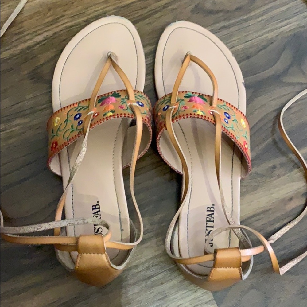 💕Adorable Embroidered Lace Up Sandals
